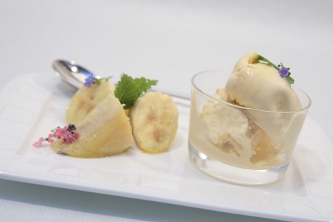 Bananentraum Melissen-Parfait mit gebratenen Bananen Header