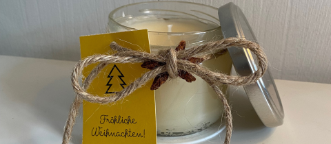 Weihnachtliche DIY-Kerze im Glas