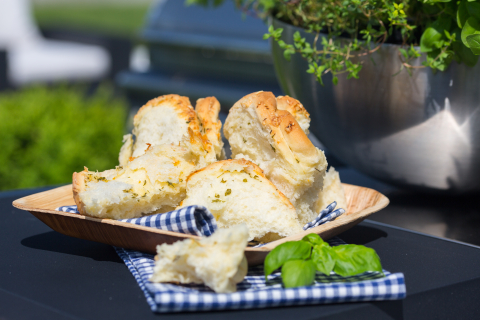 Kräuter-Käse-Zupfbrot