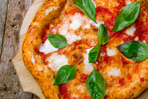 Hausgemachte Pizza Margherita