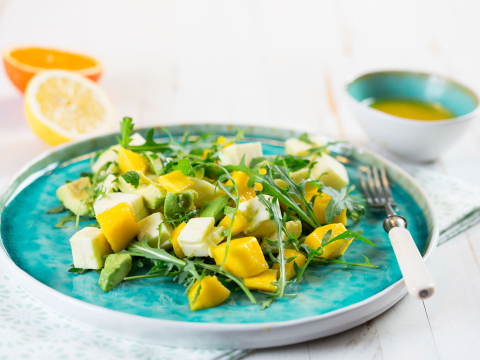 Avocado-Mango-Mozzarella Salat