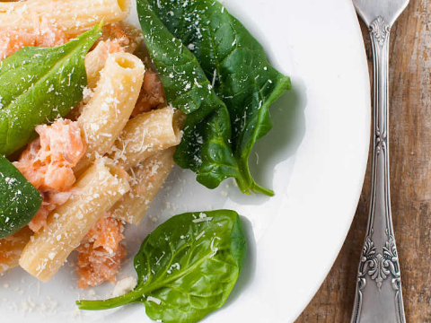 Penne mit Lachs-Sahnesauce