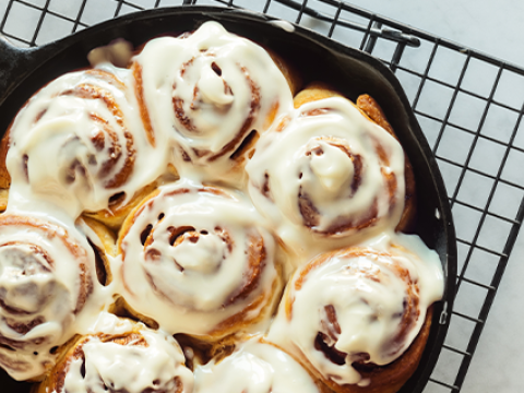  Zimtschnecken mit Frischkäse-Frosting