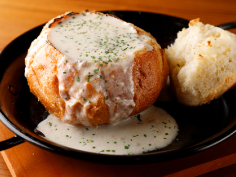  Knoblauch-Creme-Suppe im Brot