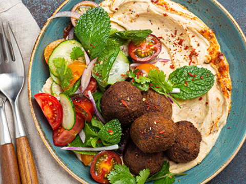 hummus-bowl-mit-kaferbohnen-falafel_teaser.jpg